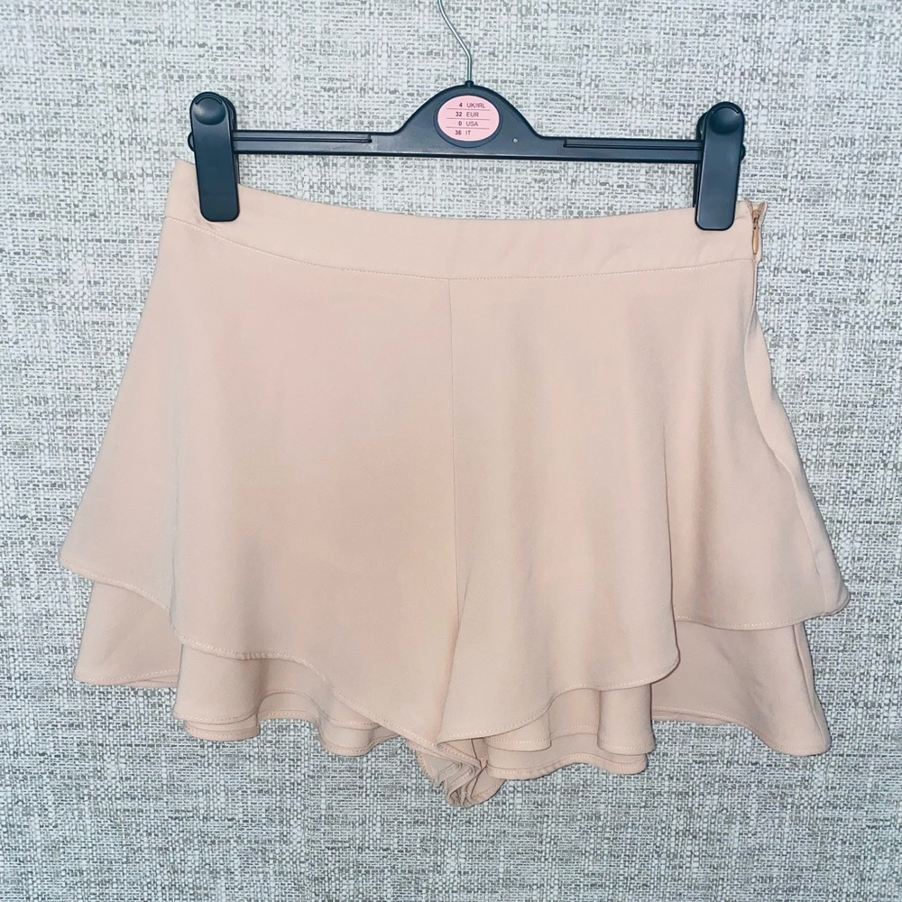 ZARA Basic Collection Ruffle Mini Skirt Beige Size M ~ Pre-owned